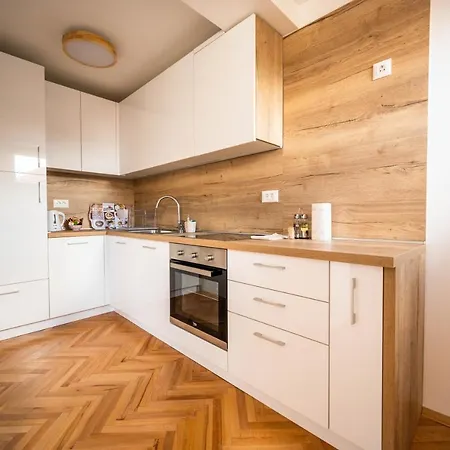 Avila Apartment *